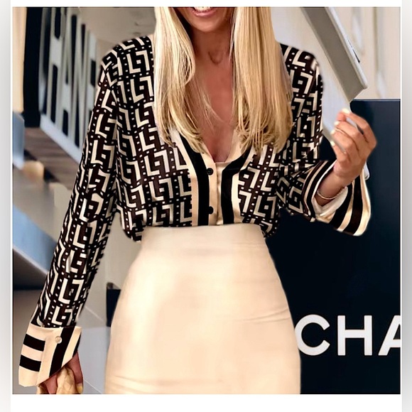 Designer 2-Piece skirt suit - Picture 15 of 16